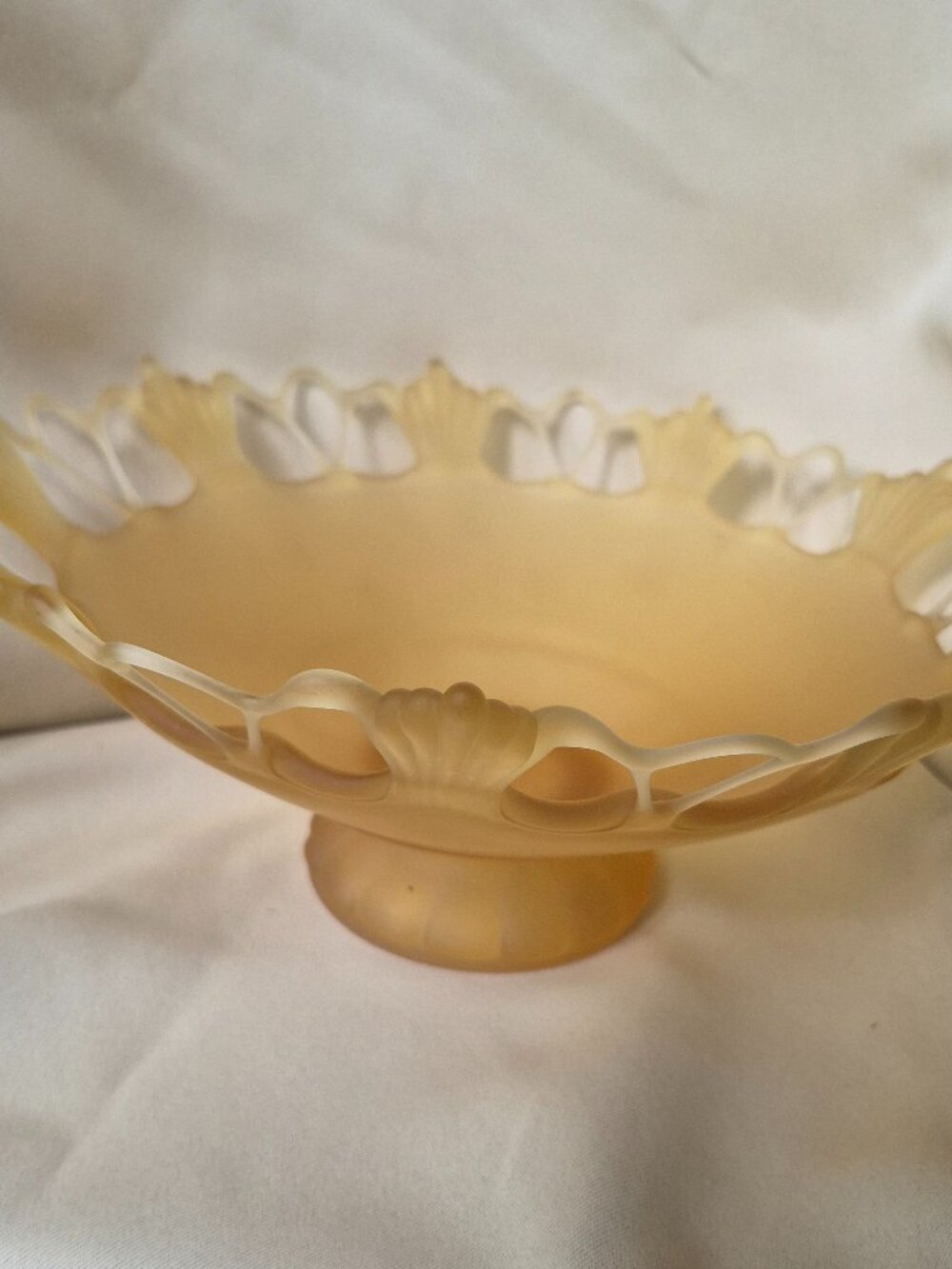 VGT Westmoreland Amber Satin Glass Doric Ring Petal Centerpiece Bowl Lace Edge